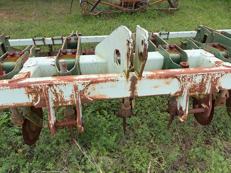 #518-•-#518-•-kmc-subsoiler---13-shank-image-3