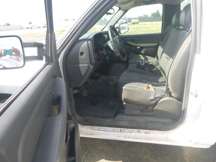 2003-chevrolet-2500-image-8