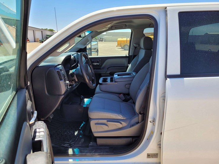 2019-chevrolet-silverado-2500-w/t-image-13