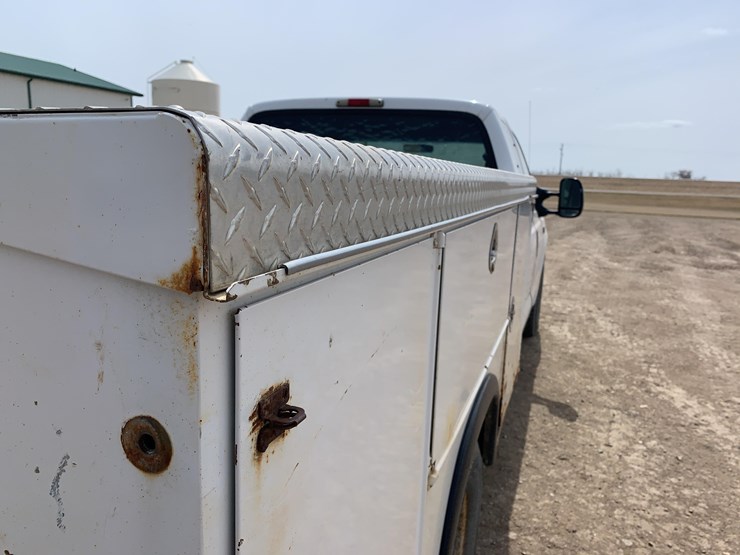 2004-ford-f350-image-31