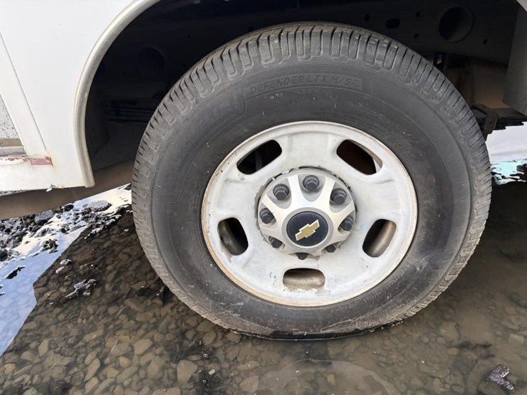 2013-chevrolet-2500-image-7