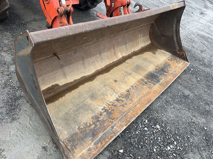 2001-kubota-m9000-image-15