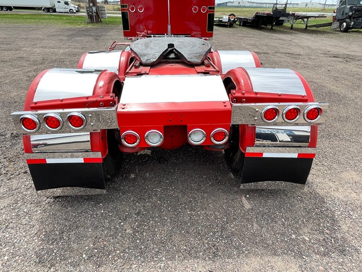 1976-peterbilt-359-image-51