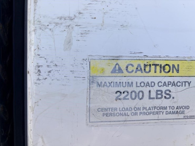 2015-isuzu-nrr-image-7