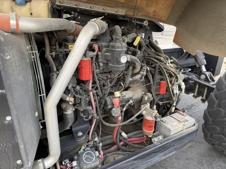 2015-jlg-g9-43a-image-21