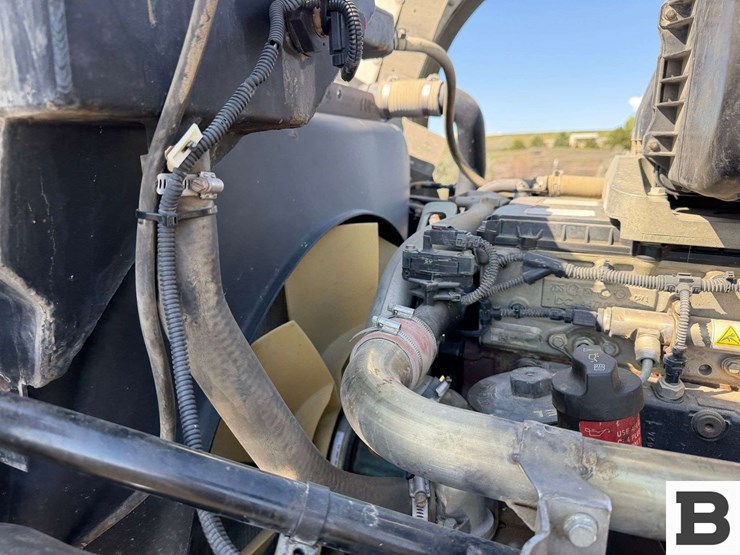 2012-freightliner-coronado-sd-tractor-truck-image-55