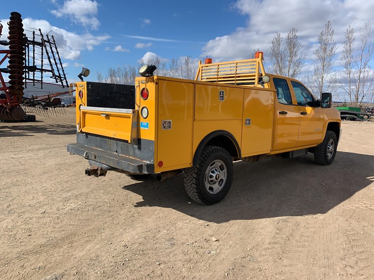 2016-chevrolet-2500-image-18