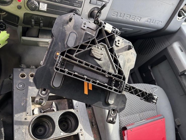 2016-ford-f550-image-17