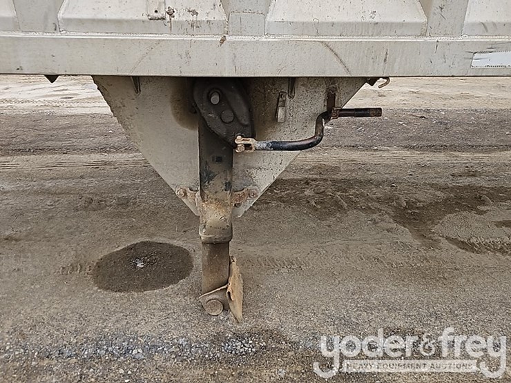 2007-j&j-transfer-trailer-attr-04,-tandem-axle-image-12