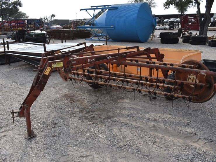 hesston-3800-image-1