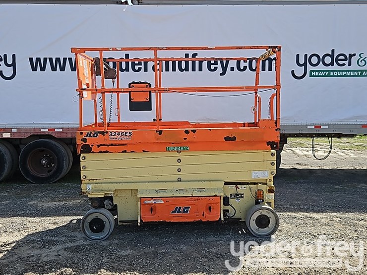 2016-jlg-3246es-image-2