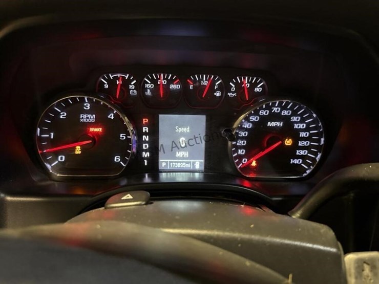 2015-chevrolet-silverado-3500hd-image-21