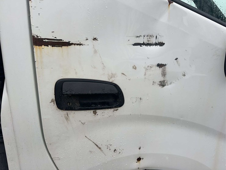 2020-hino-195-image-13