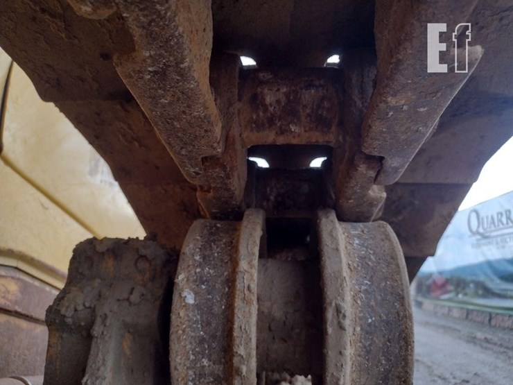 2015-caterpillar-d6t-xl-image-30