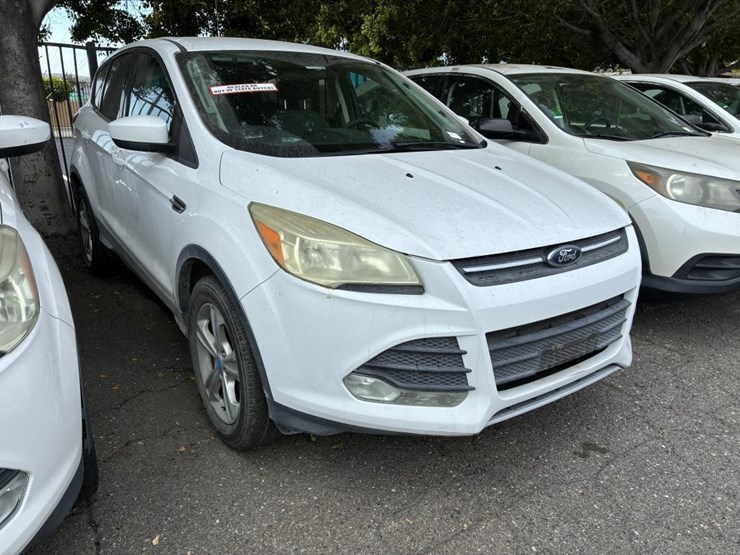 2013-ford-escape-se-image-2