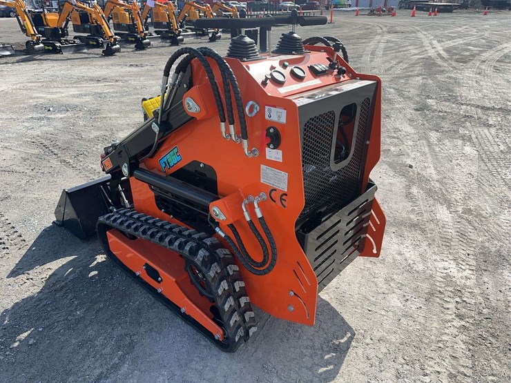 2026-future-ft36c-mini-skid-steer-image-7