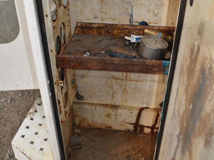 2011-ford-e350-image-12