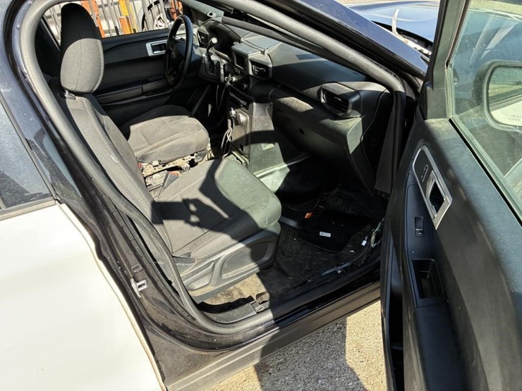 2021-ford-explorer-police-interceptor-image-9
