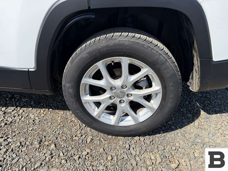 2014-jeep-cherokee-image-13