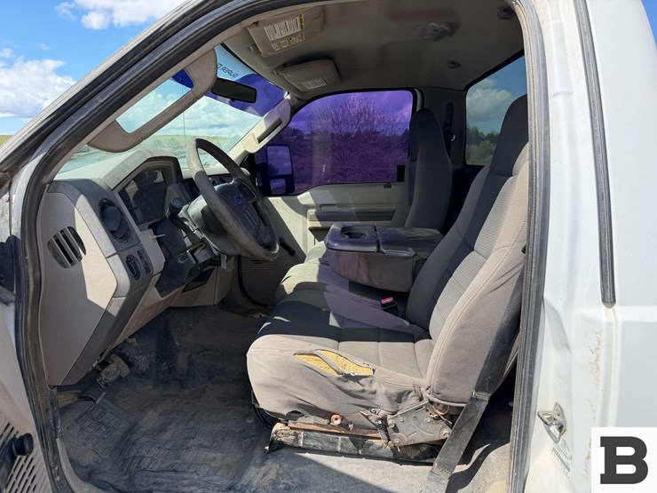 2010-ford-f250-image-32