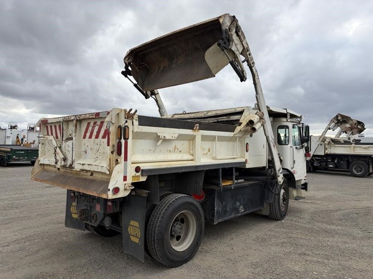 2011-autocar-xpeditor-image-3