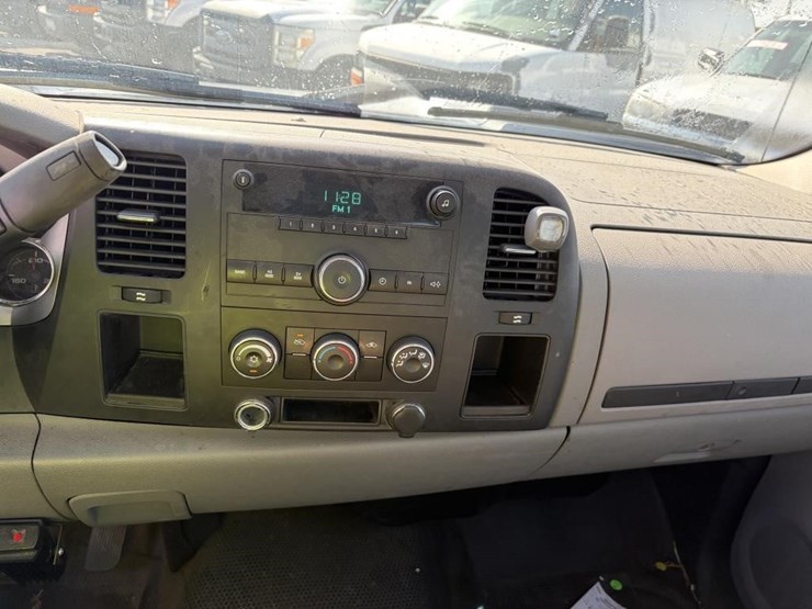 2007-chevrolet-silverado-2500hd-image-14