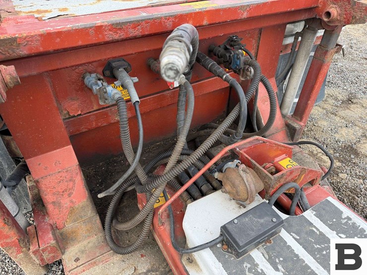 2013-peterbilt-388-image-27