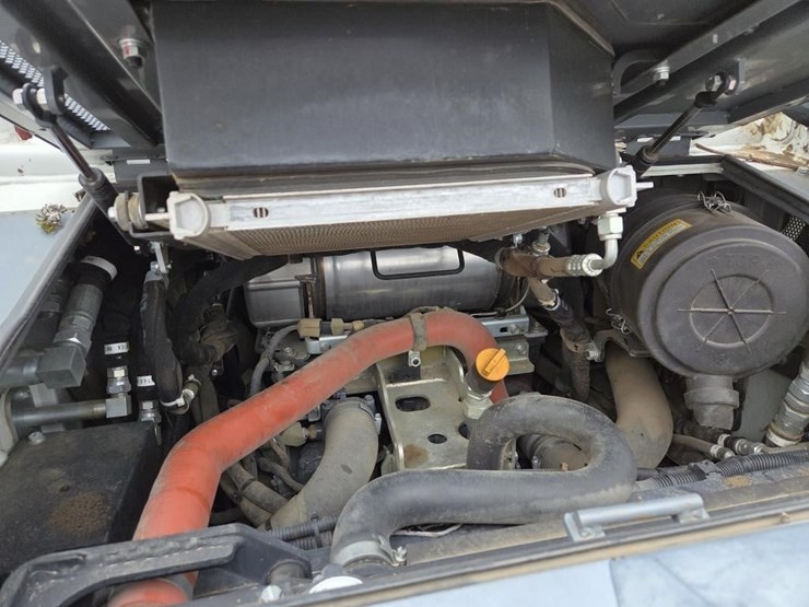 2022-takeuchi-tl12-image-32