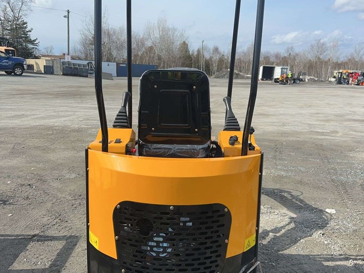 2026-future-ft15-mini-excavator-image-6