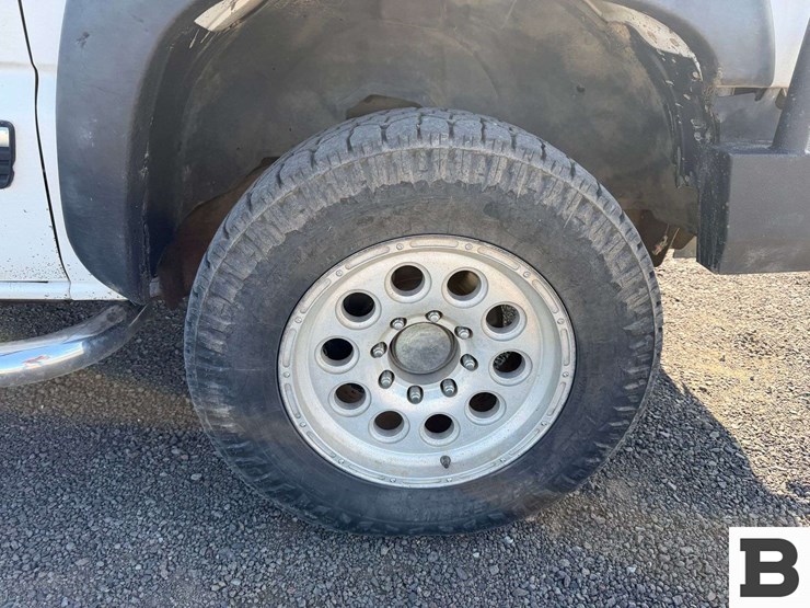 2002-chevrolet-silverado-2500hd-image-27