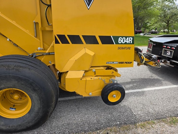 2020-vermeer-604r-signature-image-8