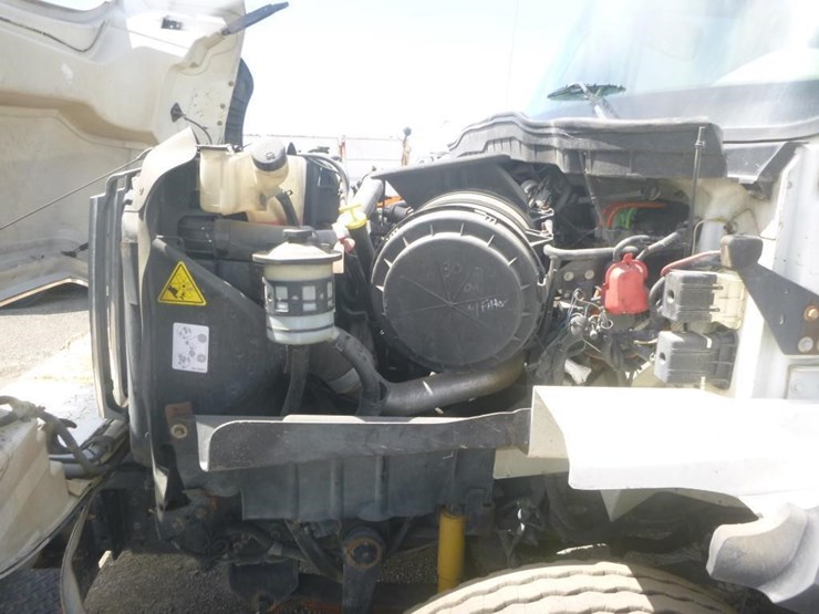 2009-international-7400-image-24