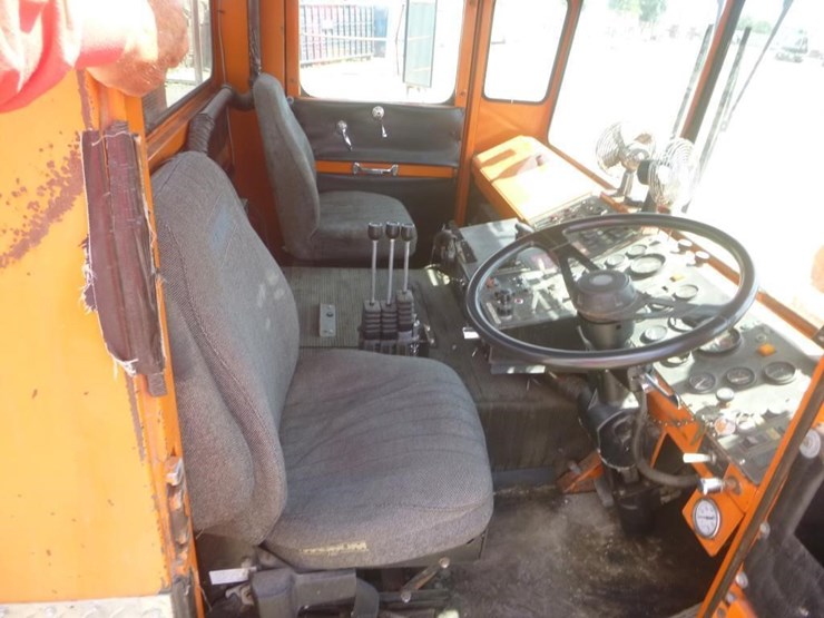 1992-caterpillar-c13-image-13