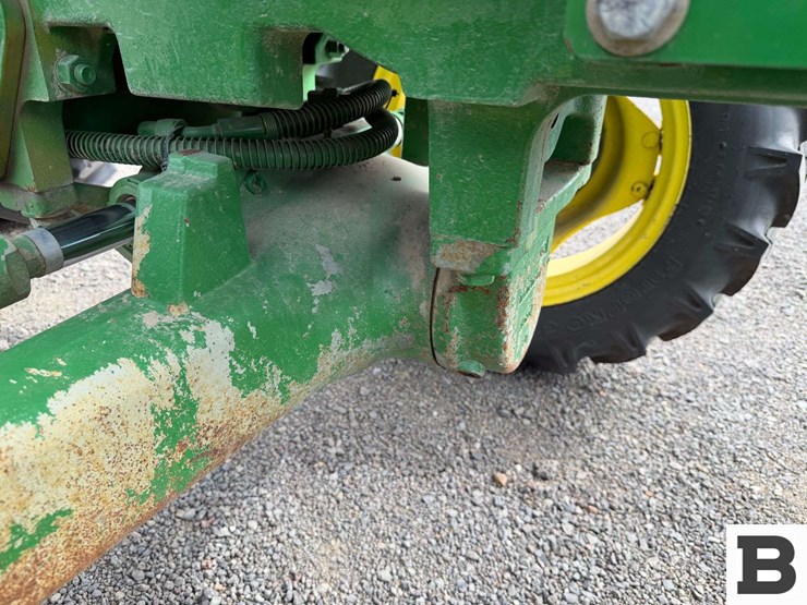 2015-john-deere-5075e-image-55