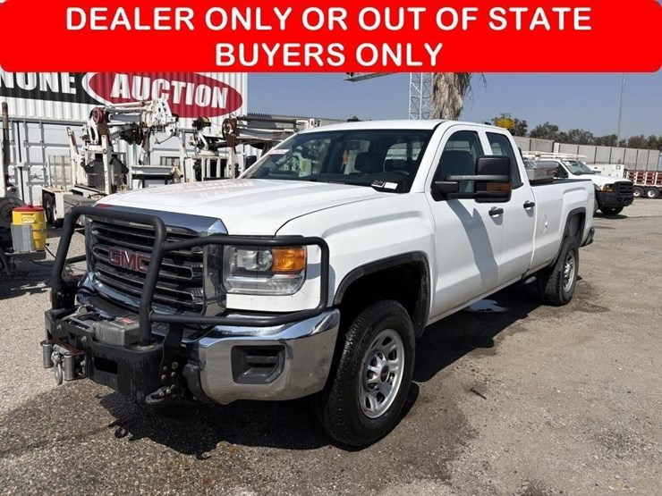 2017-gmc-sierra-3500-image-1