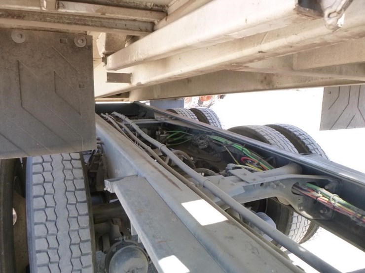 2009-international-7600-image-24