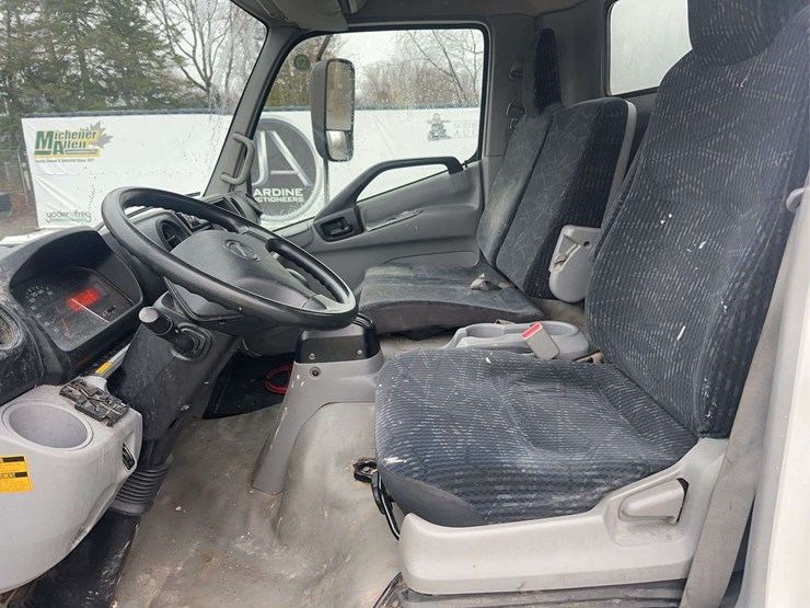 2020-hino-195-image-22