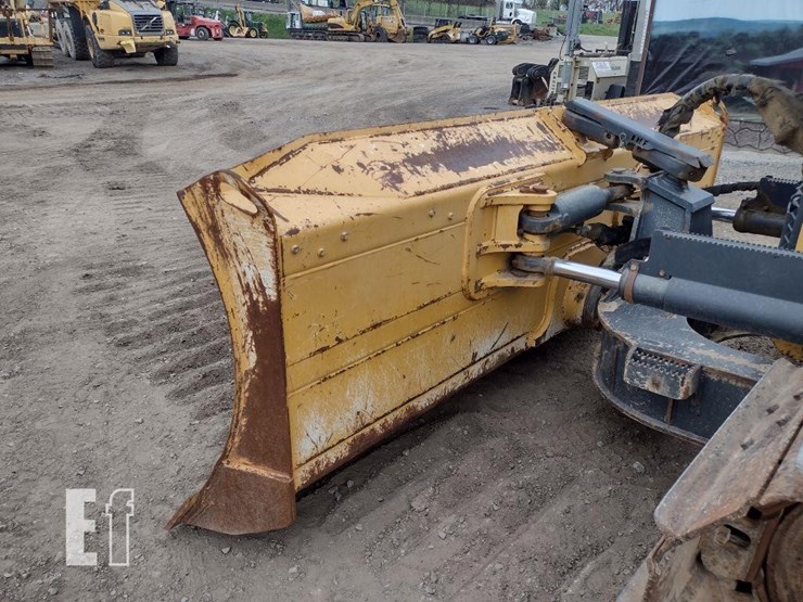 2013-deere-700k-lgp-image-28