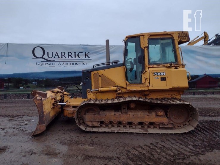 2005-deere-700h-lgp-image-1