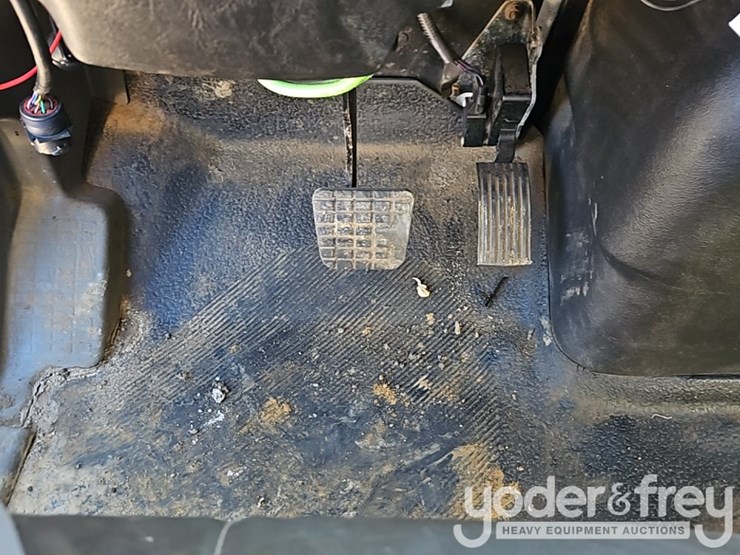 2008-international-7400-image-40