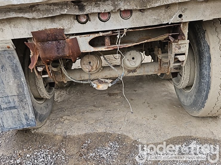2007-j&j-transfer-trailer-attr-04,-tandem-axle-image-17