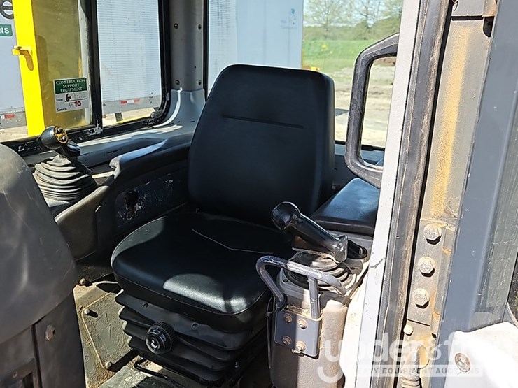 2005-komatsu-d65ex-15-image-27