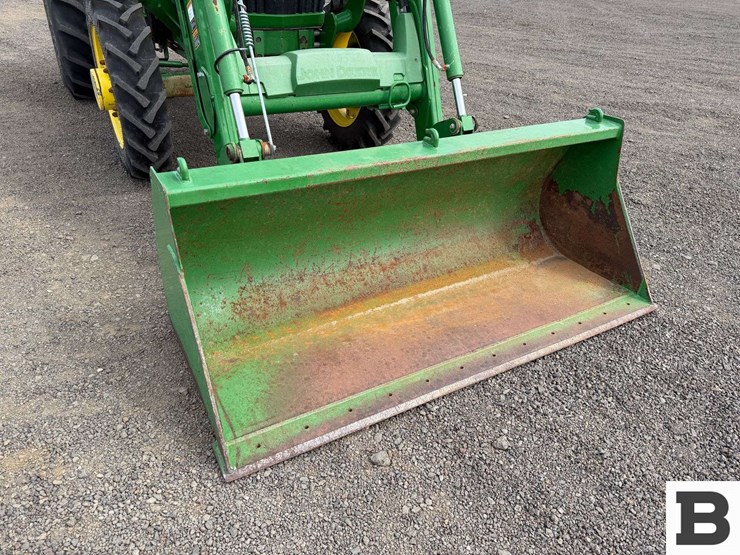 2015-john-deere-5075e-image-8