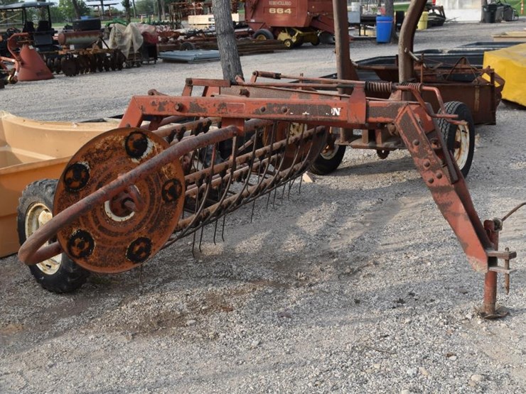 hesston-3800-image-2