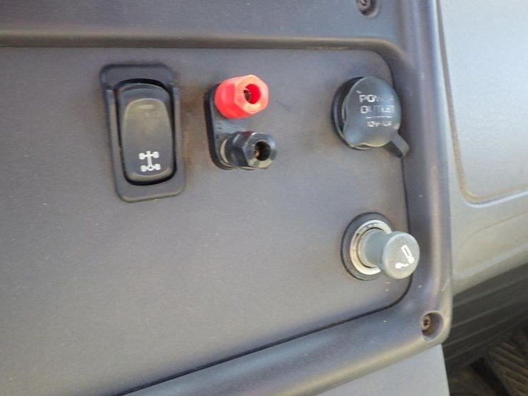 2005-utility-combo-image-55