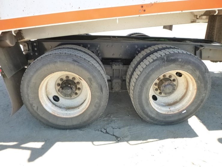 2009-international-7600-image-44