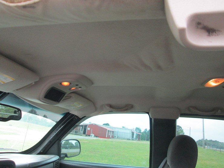 2006-chevrolet-2500-image-31