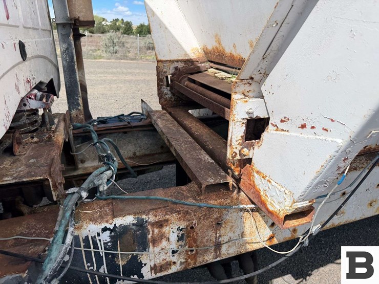 1977-international-fertilizer-truck-image-15