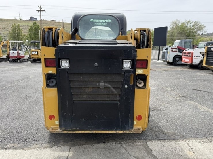 2017-caterpillar-226d-image-5