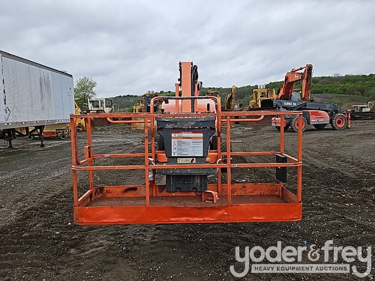 2016-jlg-460sj-image-12